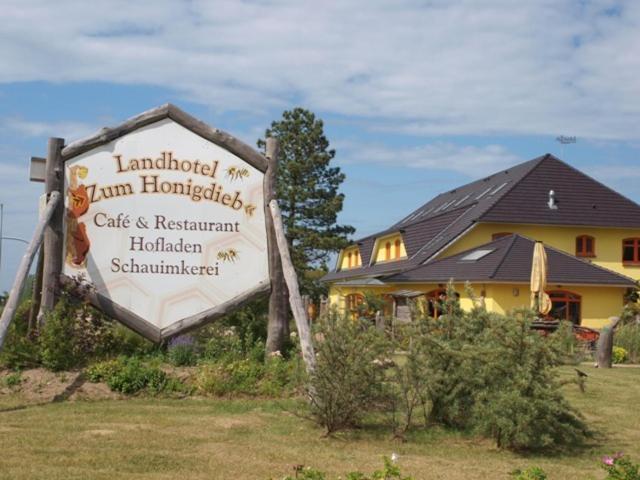 Landhotel Zum Honigdieb Ribnitz-Damgarten Extérieur photo